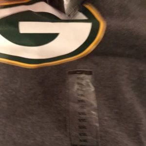 New  with tags NFL Green Bay Packers sweat shirt and pants.